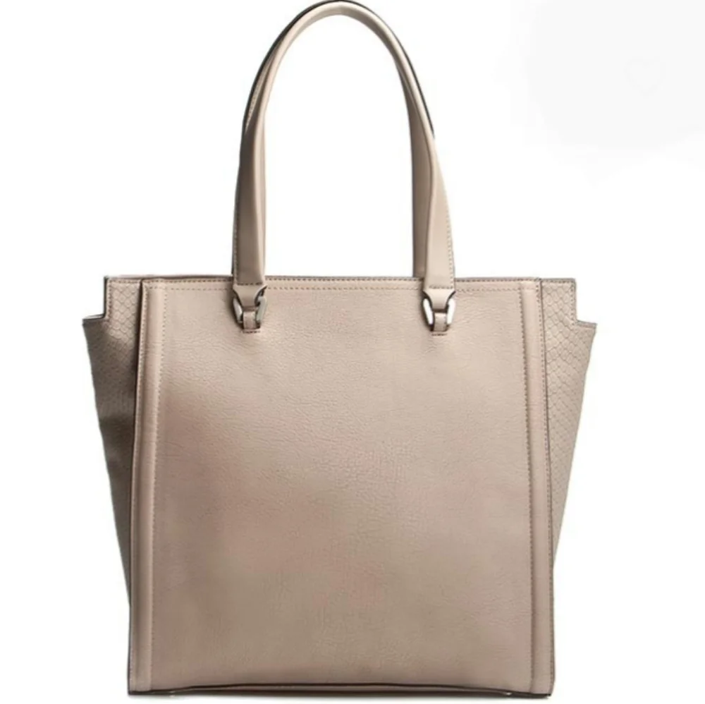 Authentic Calvin Klein bag - FIXED PRICE - Picture 16 of 16